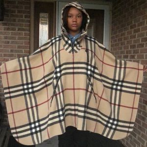 Authentic Burberry Poncho(preowned)